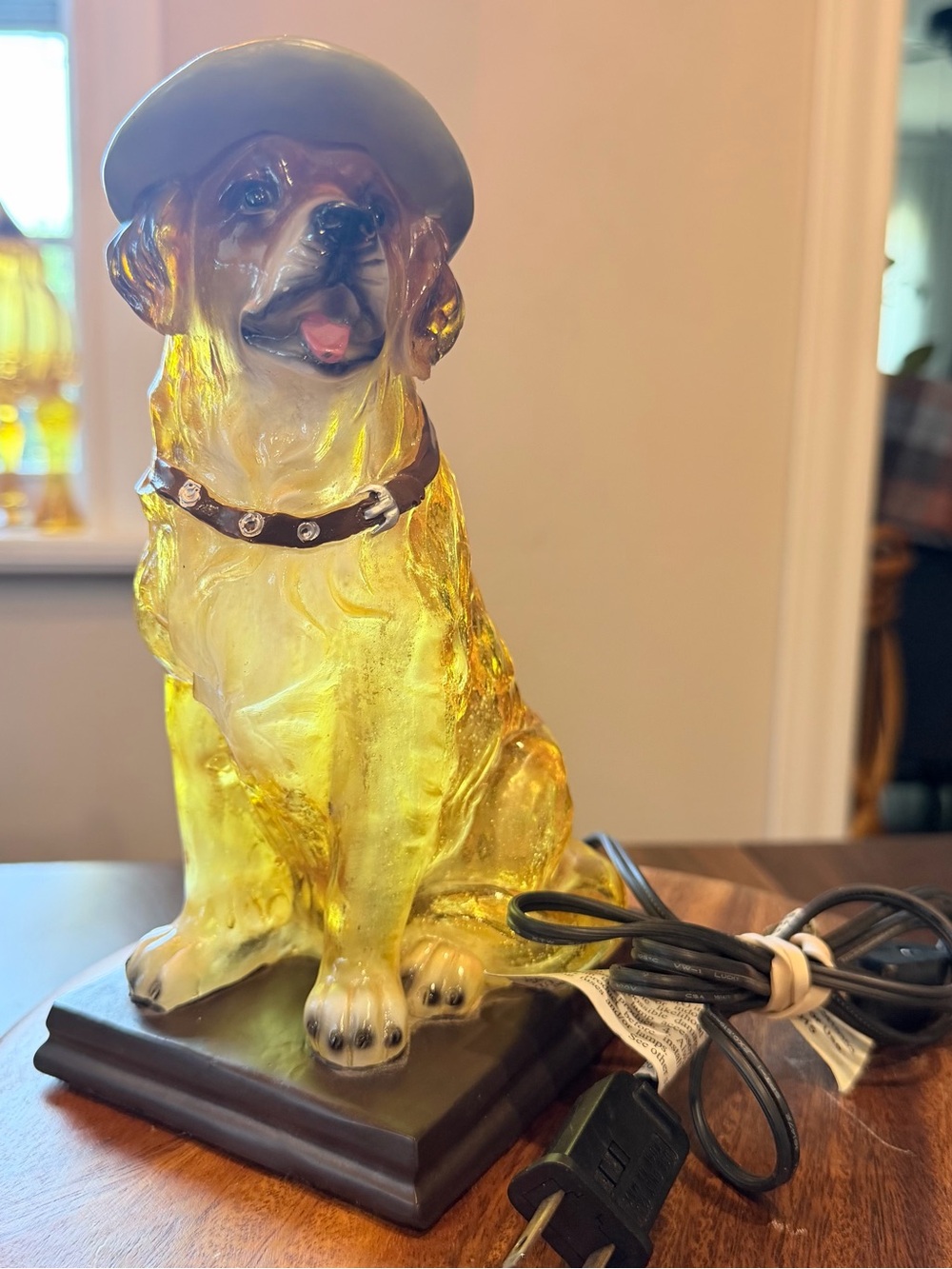 Rare Vintage Plastic Dog Labrador with Hat  1970’s Table Lamp. Works
